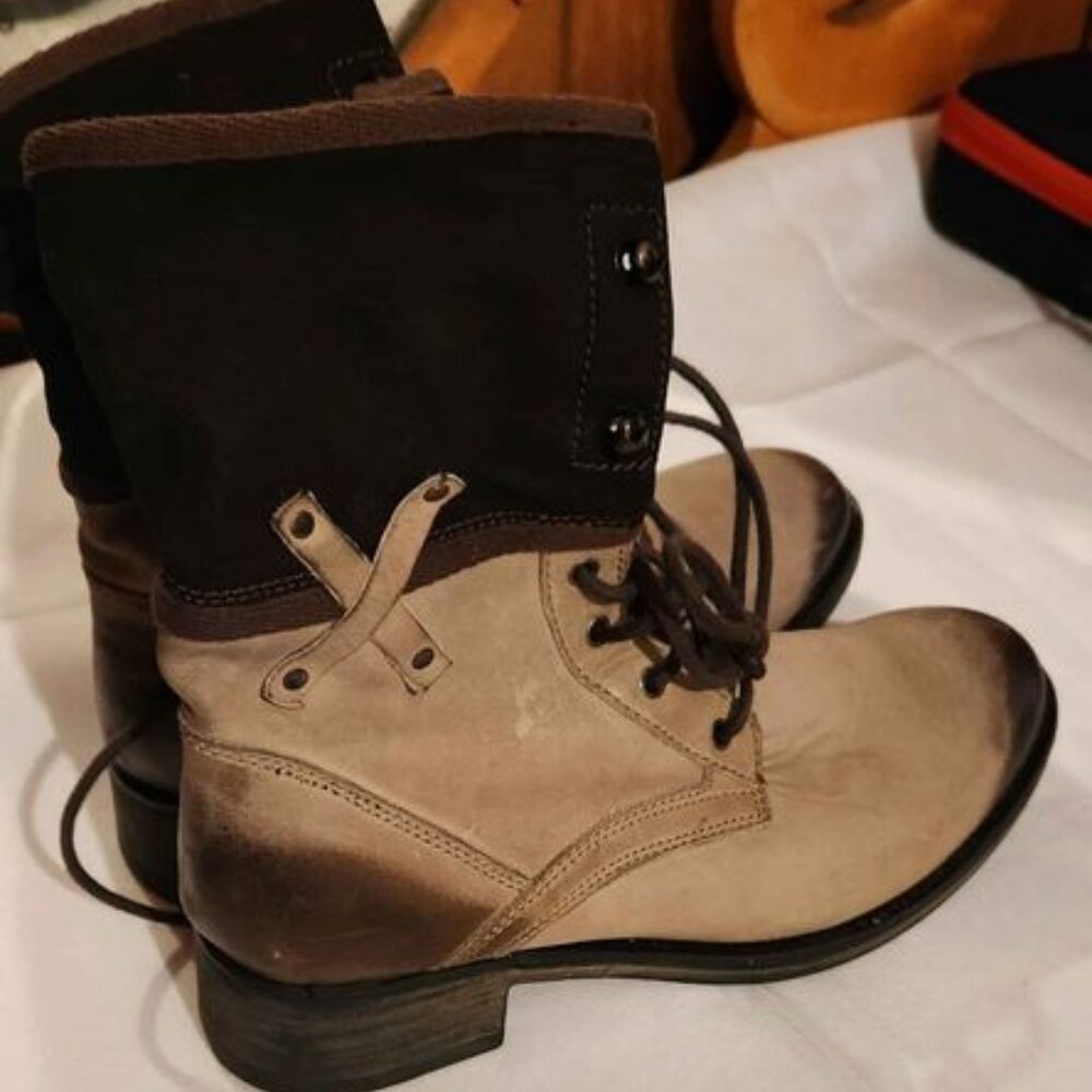 Coconut by Matisse Mollie Distressed Tan Leather Combat Boots Womans Size 9.5 M